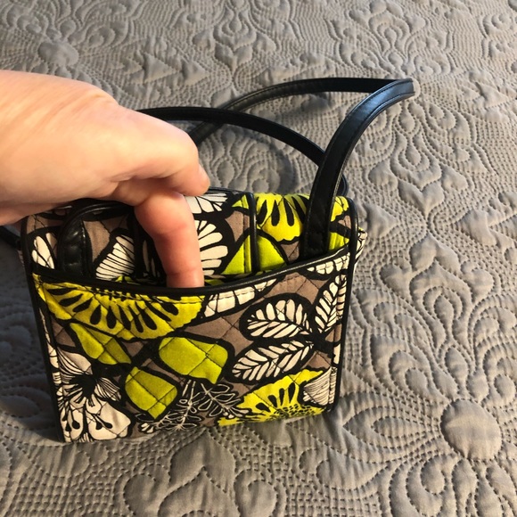 Vera Bradley crossbody - Picture 3 of 8